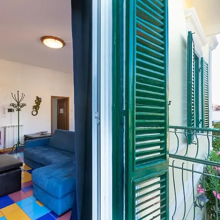 Pulcra Apartment *